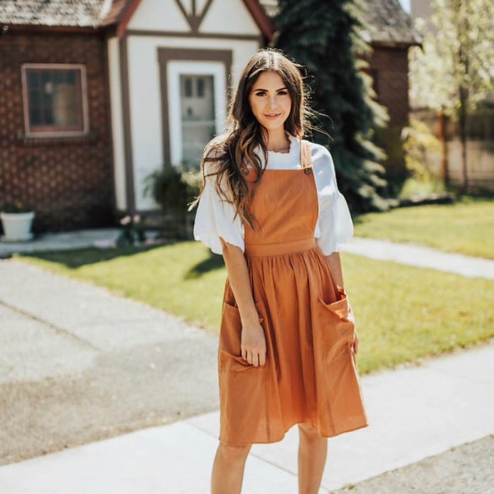 Overall dress nursing friendly